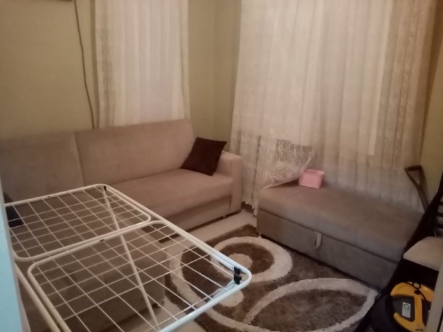 GİRNE MERKEZDE FULL EŞYALI 2+1 DAİRE