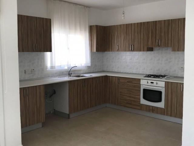 Flat To Rent in Doğanköy, Kyrenia