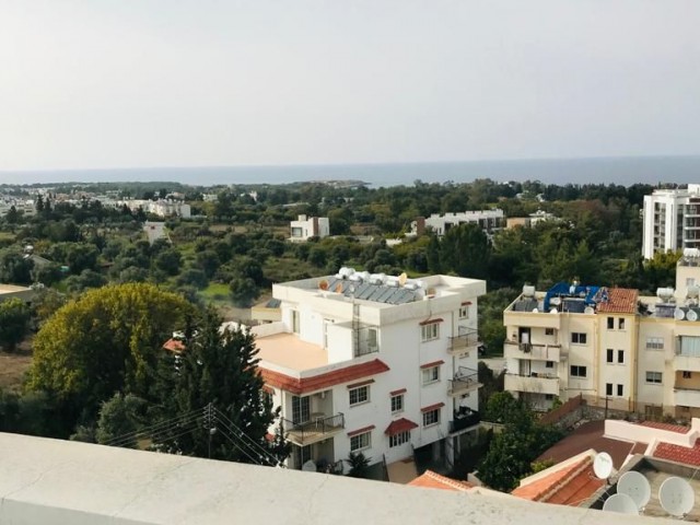 GİRNE MERKEZ'DE 2+1 KİRALIK PENTHOUSE