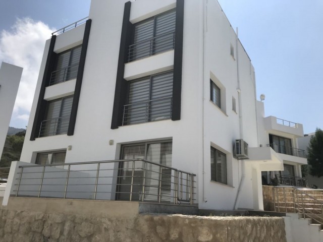 Вилла Продается in Yukarı Girne, Кирения