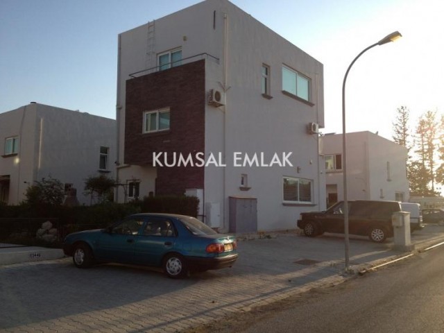 240M2 6 BEDROOM LARGE GARDEN AIR-CONDITIONED LUXURY TURKISH MADE 147,500 STG TRIPLEX DETACHED HOUSE FOR SALE !!! ** 