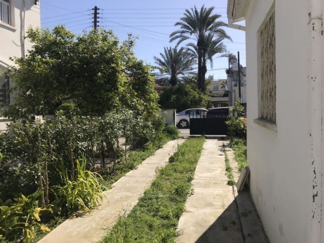 Einfamilienhaus Mieten in Köşklüçiftlik, Nikosia