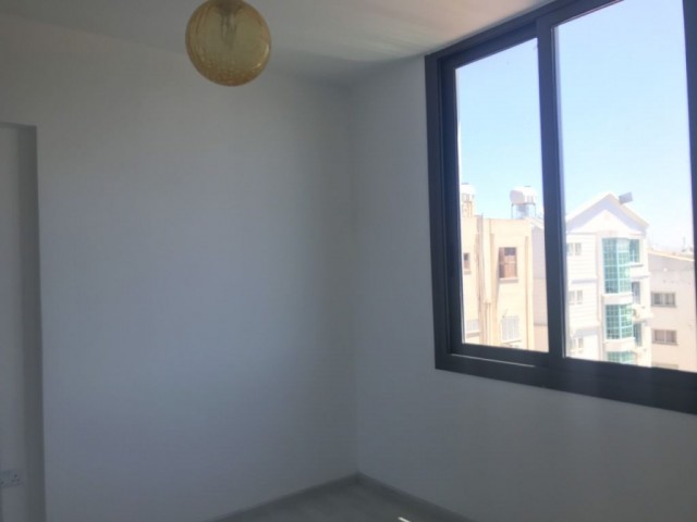 Lefkoşa Yenişehir'de 2+1 80 m2 Satılık Daire 75.000 STG