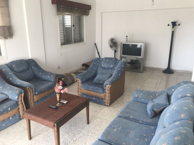 Lefkoşa Ortaköy'de Duraklara Yakın 3+1 Yıllık Ödemeli Kiralık Daire 2000 TL