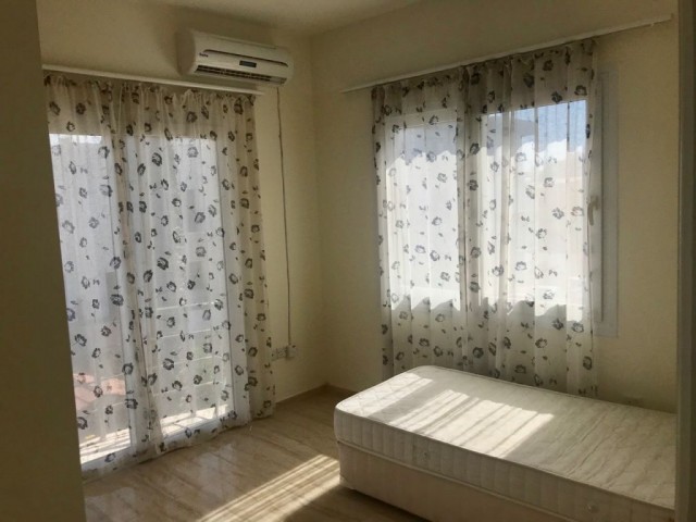 Lefkoşa Gelibolu Bölgesinde 3+1 Eşyalı 6+6 Aylık Ödemeli Kiralık Daire 2300 TL