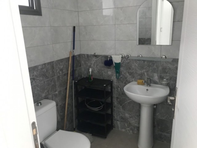 Lefkoşa Ortaköy'de 2+1 Eşyalı Yıllık Ödemeli Kiralık Daire 300 STG