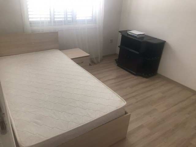 Lefkoşa Göçmenköy'de Eşyalı 3+1 Yıllık Ödemeli Kiralık Daire 2000 TL