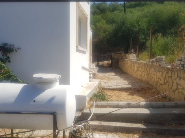 Girne Alsancak'da 3+1 Satılık Villa 220000 STG