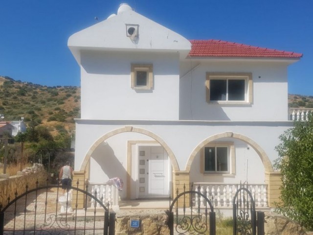 Girne Alsancak'da 3+1 Satılık Villa 220000 STG