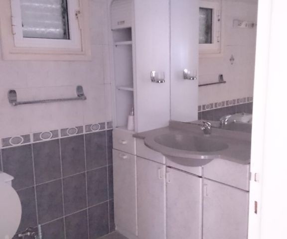 Lefkoşa Gönyeli'de 3+1 Eşyalı Aylık Ödemeli Zemin Kat Kiralık Daire 2500 TL