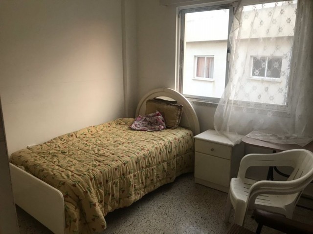 Lefkoşa Yenikent'de 3+1 Eşyalı 6+6 Aylık Ödemeli Kiralık Daire 2000 TL