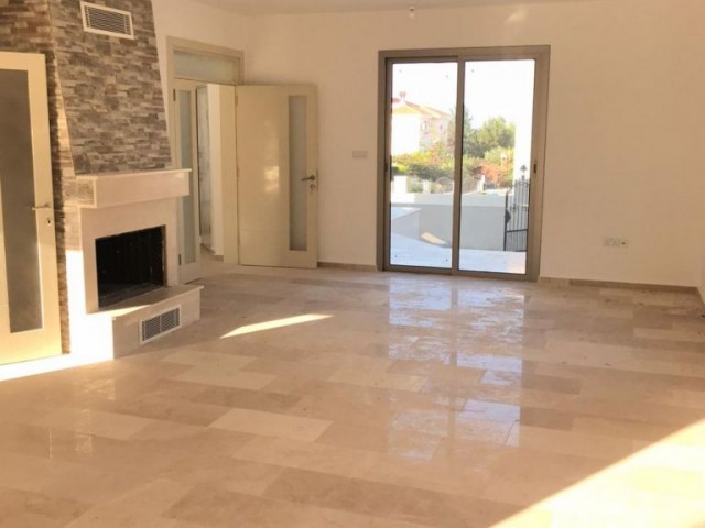 Girne Alsancak'da 4+1 Satılık Müstakil Ev 220,000 STG