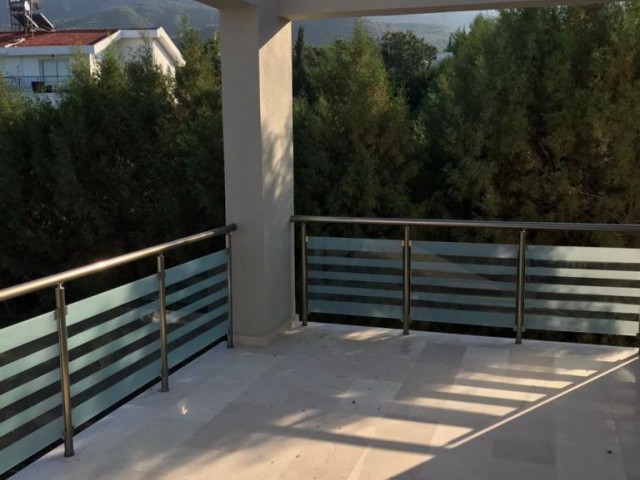 Girne Alsancak'da 4+1 Satılık Villa 235000 STG