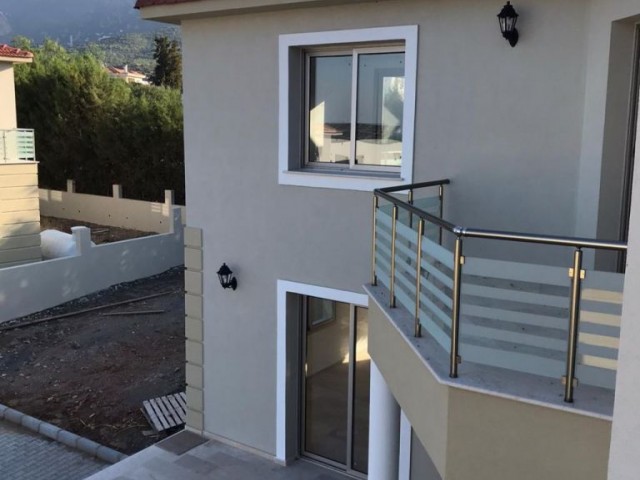 Girne Alsancak'da 4+1 Satılık Villa 235000 STG