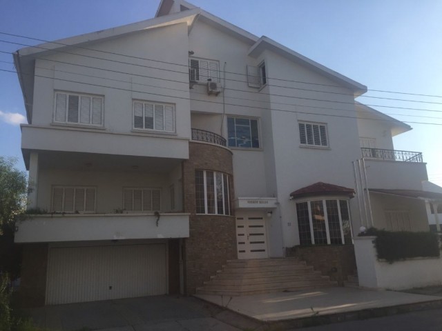 Lefkoşa Ortaköyde 6+3 Satılık Triplex Villa 380.000 STG