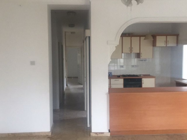 Girne şehir merkezinde 3+1 satılık daire 55.000 STG