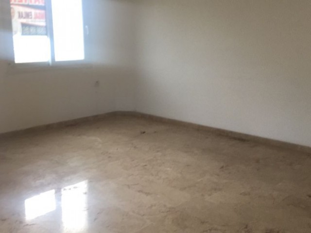 Girne şehir merkezinde 3+1 satılık daire 55.000 STG