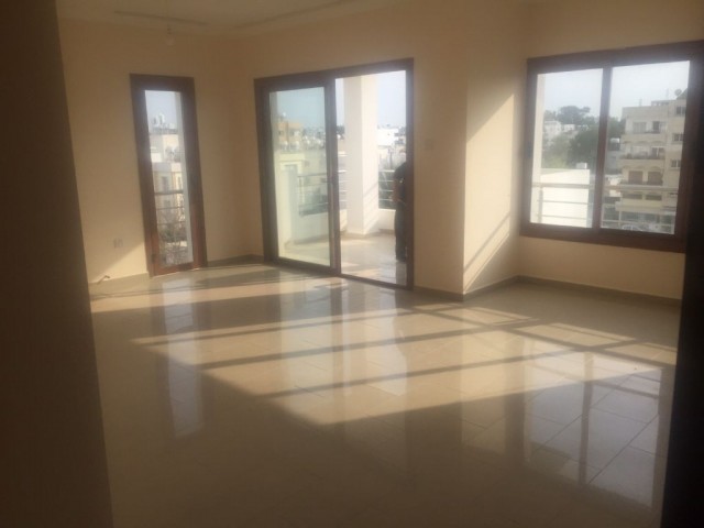 Flat For Sale in Küçük Kaymaklı, Nicosia