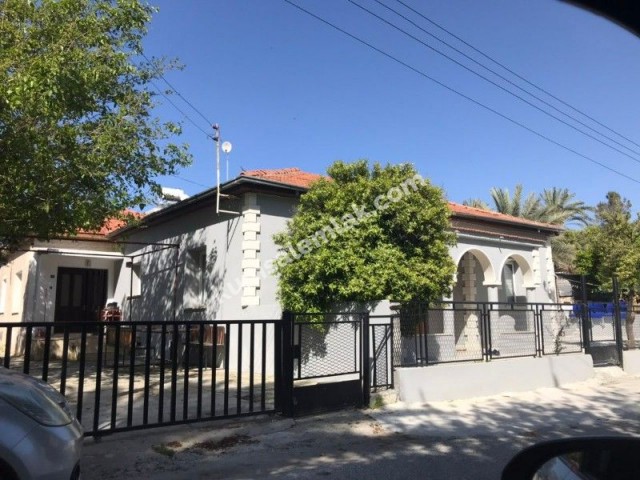 Einfamilienhaus mit 3 Schlafzimmern zum Verkauf in Nikosia Caglayan 140.000 STG ** 