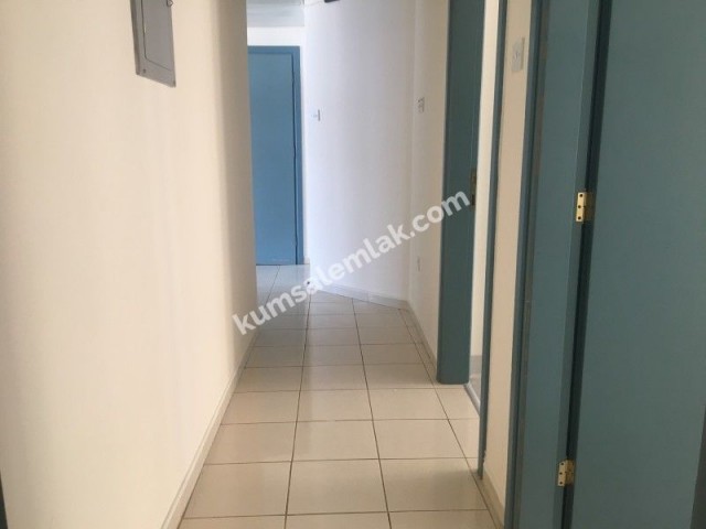 Girne Merkezde Satılık 3+1 Denize Sıfır Havuzlu Daire 105,000 Stg