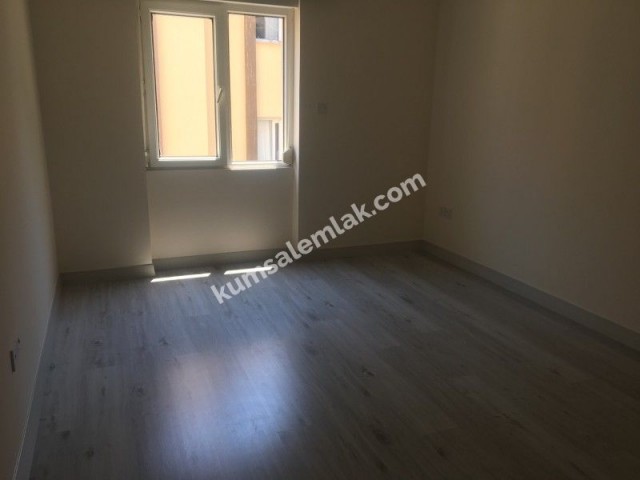 Girne Merkezde Satılık 3+1 Denize Sıfır Havuzlu Daire 105,000 Stg