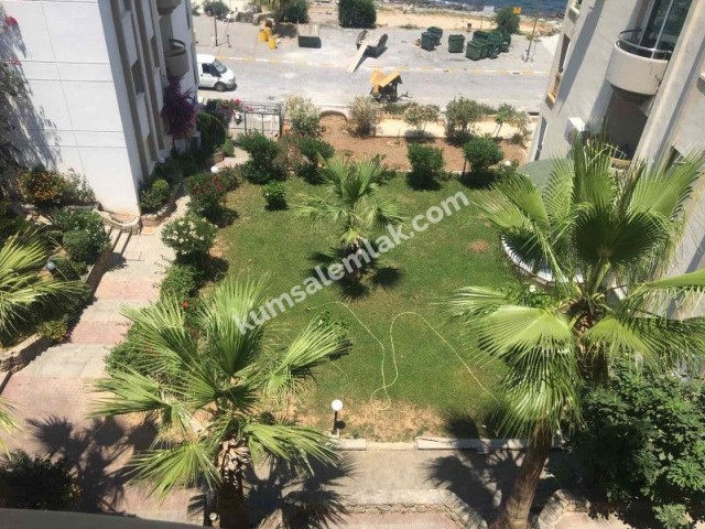 Girne Merkezde Satılık 3+1 Denize Sıfır Havuzlu Daire 105,000 Stg