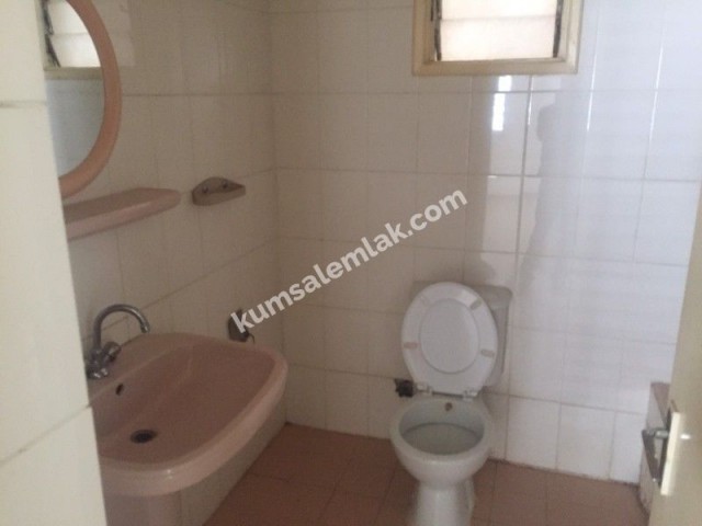 Lefkoşa Gönyeli'de Kiralık 3+1 Daire 1,800 TL