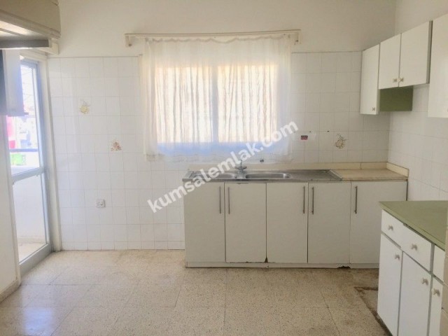 Lefkoşa Gönyeli'de Kiralık 3+1 Daire 1,800 TL