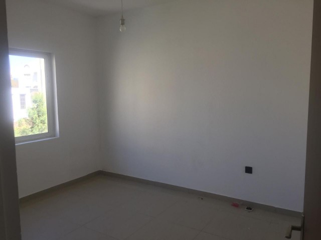 Lefkoşa Ortaköy'de Satlık 3+1 Türk Malı Daire 40,000  Stg