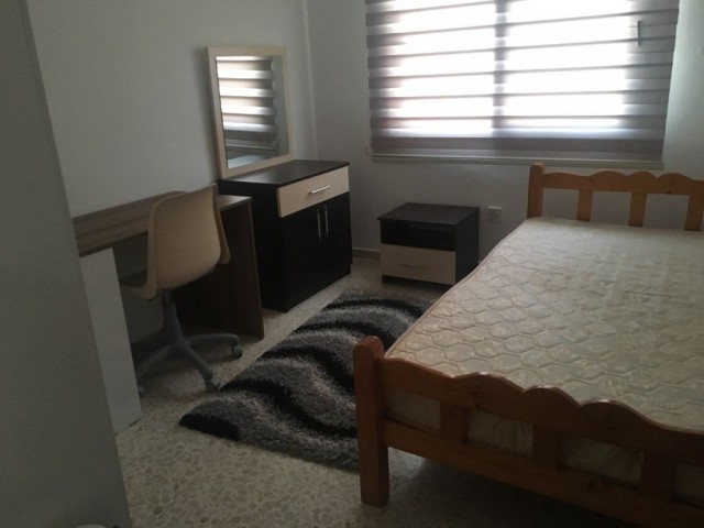 Girne Merkez'de Kiralık Eşyalı 3+1 Daire 2,500 TL