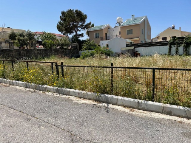 520 M2 Land for Sale in Kyrenia Karaoglanoglu 165 dec000 STG ** 