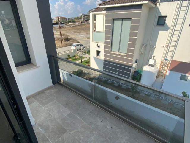 Duplex 3 + 1 Villen zum Verkauf in Nikosia Hamitköy zu Preisen ab 195,000 STG ** 