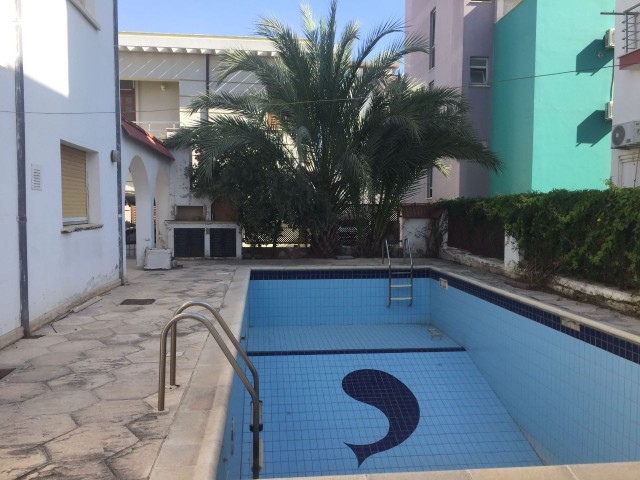 NIKOSIA / YENIKENT ZU VERKAUFEN 3+1 EINFAMILIENHAUS MIT POOL 350M2 250.000 STG ** 