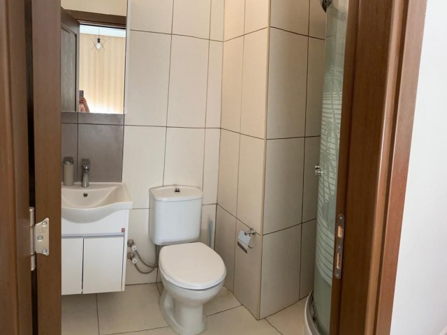 Wohnung zu verkaufen in Nikosia / Gehrung 59,900 STG ** 