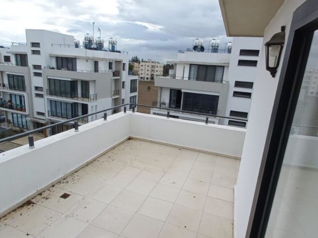 LEFKOŞA KÜÇÜK KAYMAKLIDA 2+1 LÜKS PENTHOUSE