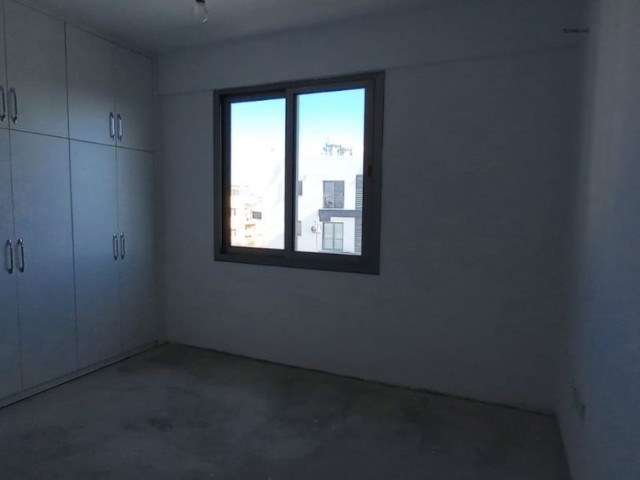 LEFKOŞA GÖNYELİ BÖLGESİNDE 2+1  SIFIR DAİRE 44,000.-STG