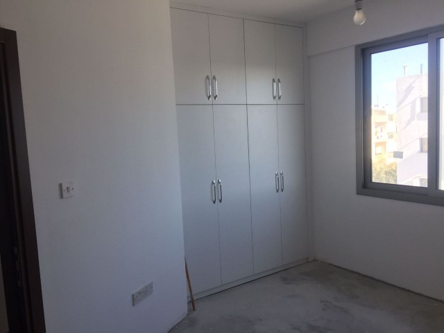 LEFKOŞA GÖNYELİ BÖLGESİNDE 2+1  SIFIR DAİRE 44,000.-STG