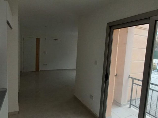 2+1 Wohnung zum Verkauf mit Berg-und Meerblick in Kyrenia / Lapta ** 