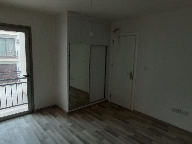 2+1 Wohnung zum Verkauf mit Berg-und Meerblick in Kyrenia / Lapta ** 