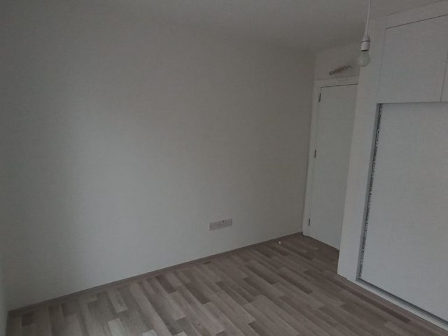 2+1 Wohnung zum Verkauf mit Berg-und Meerblick in Kyrenia / Lapta ** 