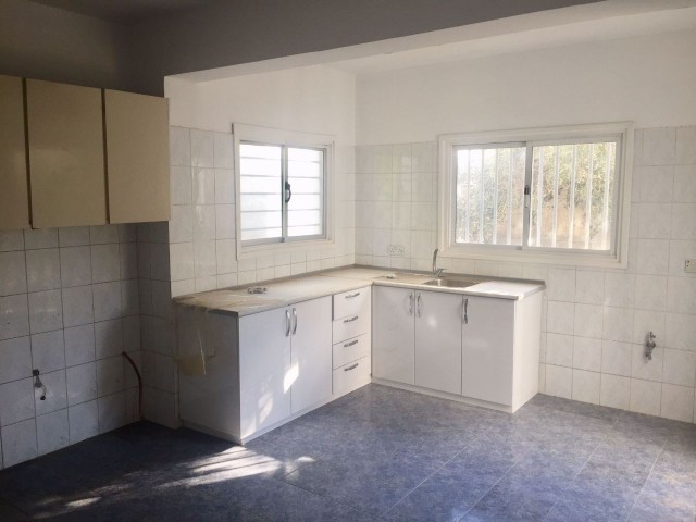 3 + 1 Doppel - Duplex-Sozialwohnung in Eckgrundstück zum Verkauf in Nikosia Taschkei Bezirk 160 m2 ** 