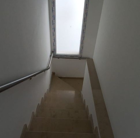 Lefkoşa Gönyeli Bölgesinde Satılık 200 m2 4+1 İkiz Villa 114,900.- STG