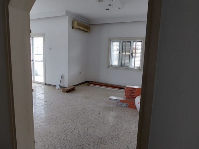 3+1 Türkische Wohnung zum Verkauf in Nikosia Kucuk Kaymakli 53,000 Stg ** 