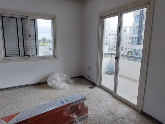 Lefkoşa Küçük Kaymaklı'da Satılık 3+1 Türk Malı Daire 53,000 Stg