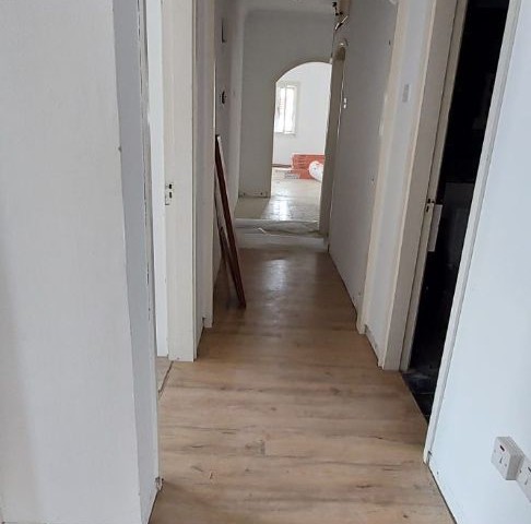 3+1 Türkische Wohnung zum Verkauf in Nikosia Kucuk Kaymakli 53,000 Stg ** 