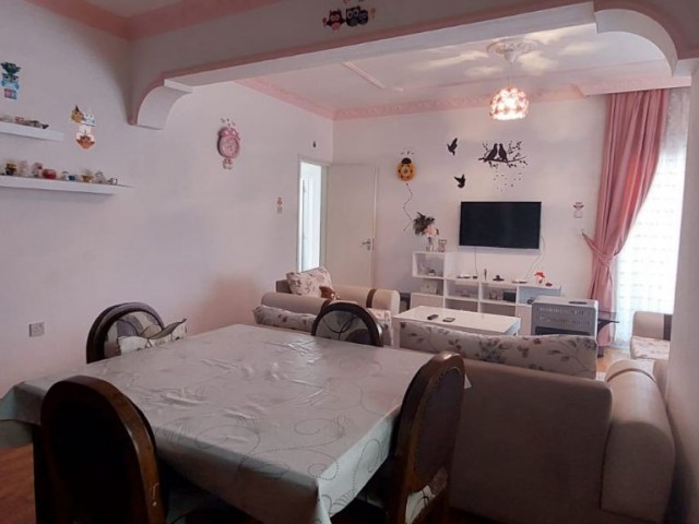 3 Bedroom Flat for Sale in Gallipoli ** 