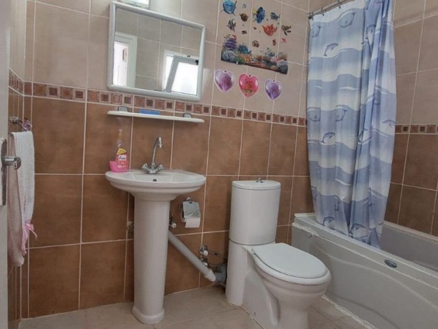 3 Bedroom Flat for Sale in Gallipoli ** 