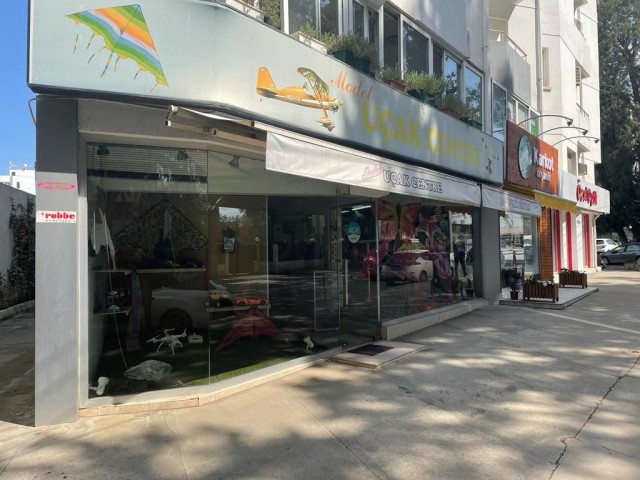 Shop Auf Der Straße In Nikosia Yenisehir Bereich Zu Verkaufen ** 