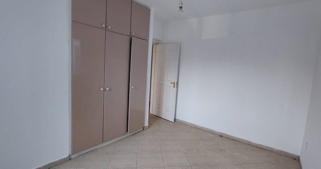 Wohnung geeignet für einen Arbeitsplatz oder Büro zur Miete in Kyrenia Zentrum ** 