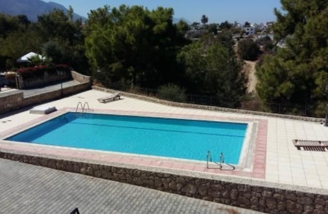 2+1 EINFAMILIENHAUS MIT GEMEINSCHAFTSPOOL ZU VERMIETEN IN KYRENIA/CHATALKÖY ** 